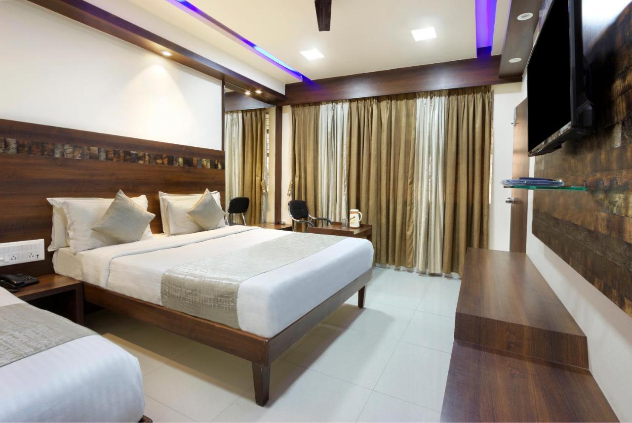 Mannars Deluxe Lodge Mysore Exterior foto