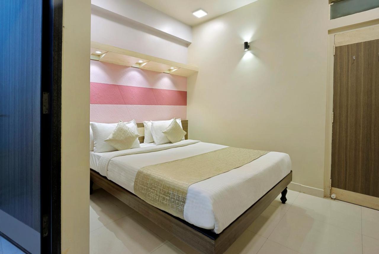 Mannars Deluxe Lodge Mysore Exterior foto