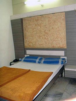 Mannars Deluxe Lodge Mysore Exterior foto